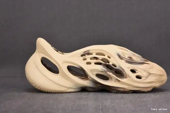 hype GX8774 Foam RNNR Cream Yeezy Adidas MX Clay 0327